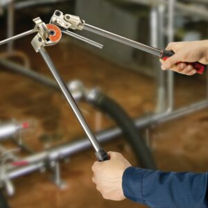 600%20Bender%20Action 72dpi12.jpg