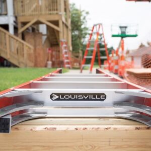 Louisville fxp1700 fiberglass pro platform step ladder 6 1 22.jpg